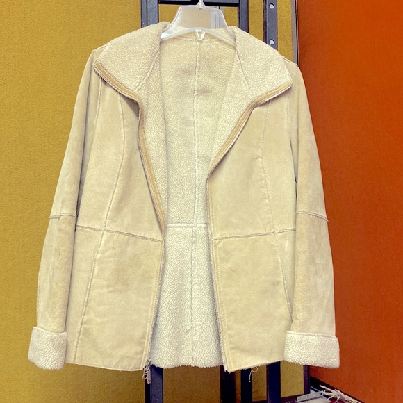 GENUINE LEATHER Coat - Picture 2 of 5